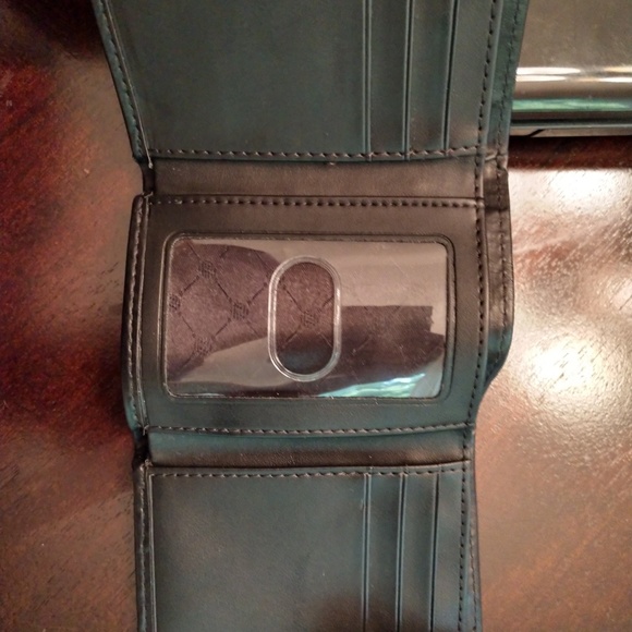 Perry Ellis Wallet - Picture 4 of 7